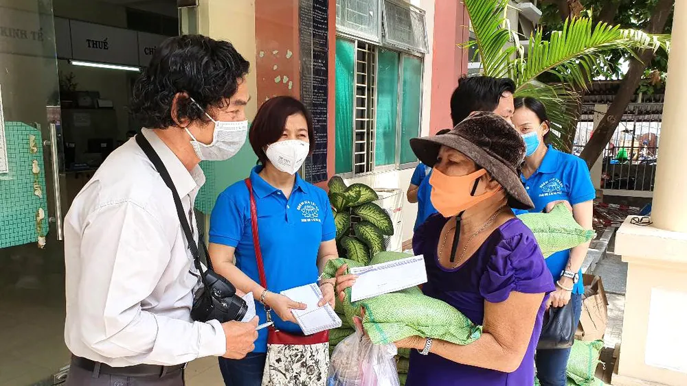 Báo SGGP chung tay phòng chống dịch Covid-19 ảnh 4 Báo SGGP chung tay phòng chống dịch Covid-19 ảnh 4