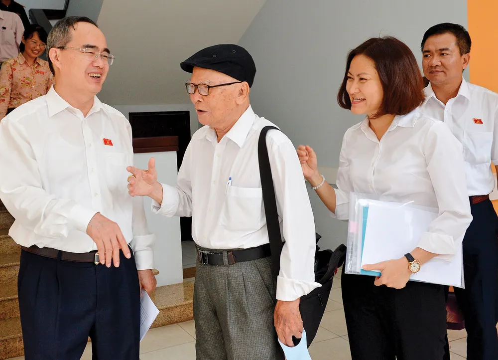 Nghe dân để rà soát, đánh giá cán bộ ảnh 2