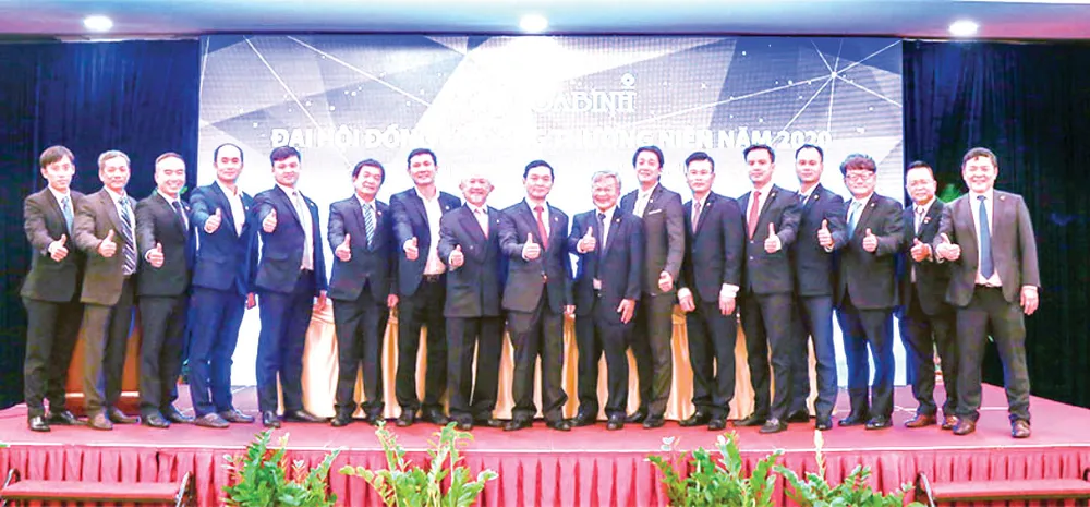 Đại hội đồng cổ đông thường niên Tập đoàn Xây dựng Hòa Bình: Thông qua kế hoạch hoạt động 2020 ảnh 2 Đại hội đồng cổ đông thường niên Tập đoàn Xây dựng Hòa Bình: Thông qua kế hoạch hoạt động 2020 ảnh 2