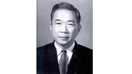 Nhà thơ Tố Hữu