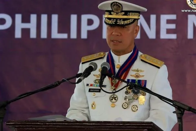 Phó Đô đốc, Tư lệnh Hải quân Philippines Giovanni Carlo Bacordo