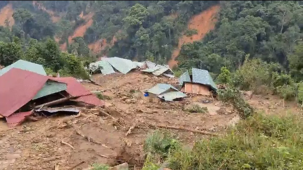 Tiếp cận xã Phước Lộc, nơi bị lũ quét, cô lập hơn 10 ngày qua  ảnh 1 Tiếp cận xã Phước Lộc, nơi bị lũ quét, cô lập hơn 10 ngày qua  ảnh 1