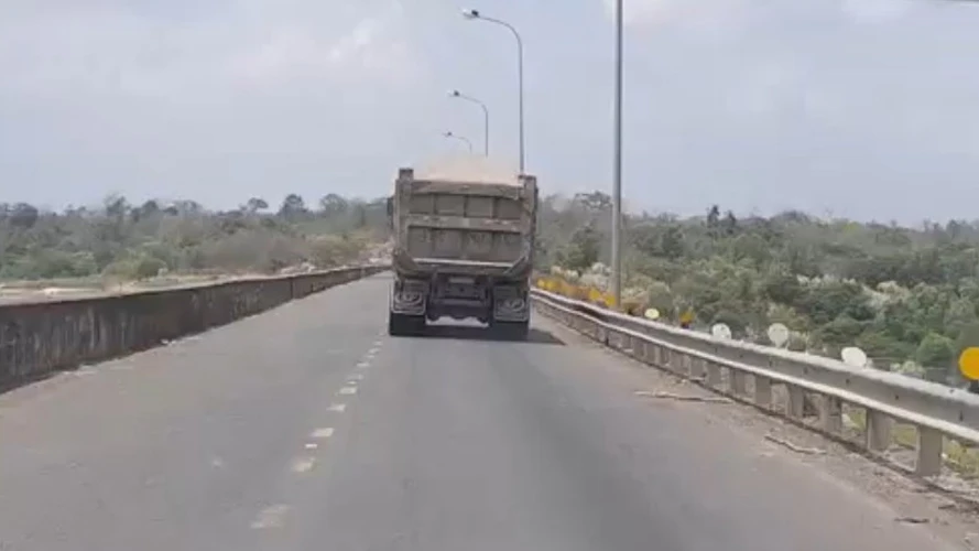 Phú Yên: Doanh nghiệp vi phạm hàng loạt quy định về khai thác cát ảnh 2 Phú Yên: Doanh nghiệp vi phạm hàng loạt quy định về khai thác cát ảnh 2
