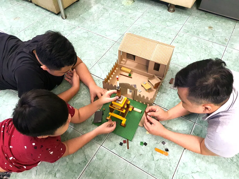 Luôn cho con cảm nhận “chúng ta là một đội” thì nhu cầu giải trí của các con sẽ không còn phụ thuộc quá nhiều vào thiết bị công nghệ