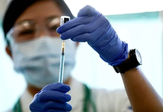 Vaccine phòng COVID-19 của hãng Pfizer là vaccine đầu tiên dành cho nhóm 6 tháng đến 4 tuổi được cấp phép ở Nhật Bản. Ảnh: Reuters