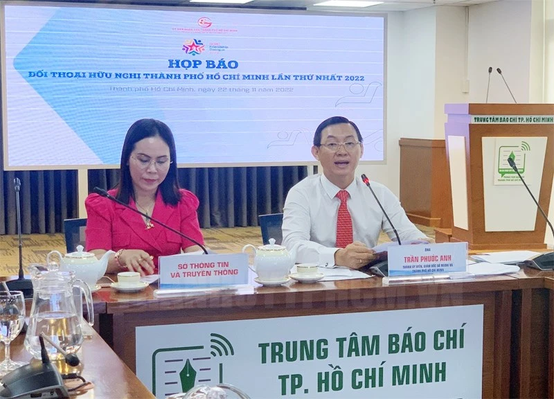 Ban tổ chức thông tin tại buổi họp báo. Ảnh: hcmcpv.org