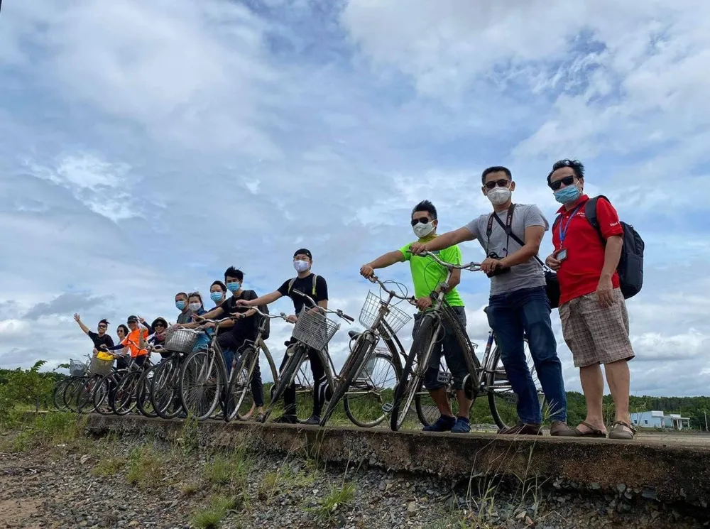 Du khách khám phá ấp đảo Thiềng Liềng do Công ty du lịch Vietmark tổ chức Du khách khám phá ấp đảo Thiềng Liềng do Công ty du lịch Vietmark tổ chức