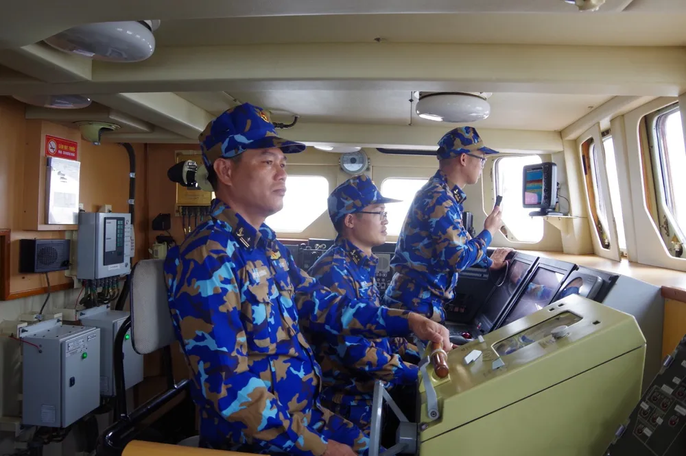 Tổ chức lực lượng tuần tra, canh gác các khu vực đóng quân Tổ chức lực lượng tuần tra, canh gác các khu vực đóng quân