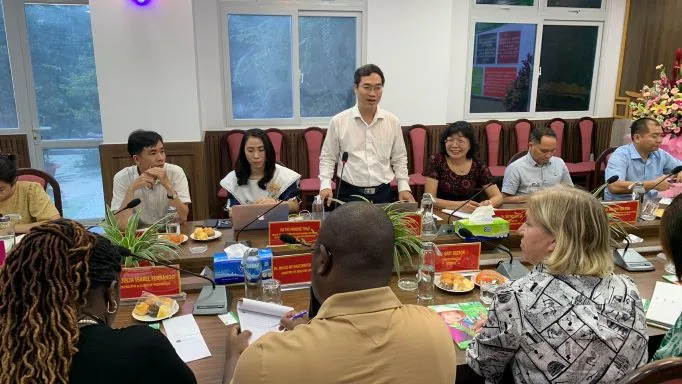 Đoàn Mozambique gặp gỡ, trao đổi kinh nghiệm với Trường Cán bộ Quản lý NN-PTNT 2 Đoàn Mozambique gặp gỡ, trao đổi kinh nghiệm với Trường Cán bộ Quản lý NN-PTNT 2