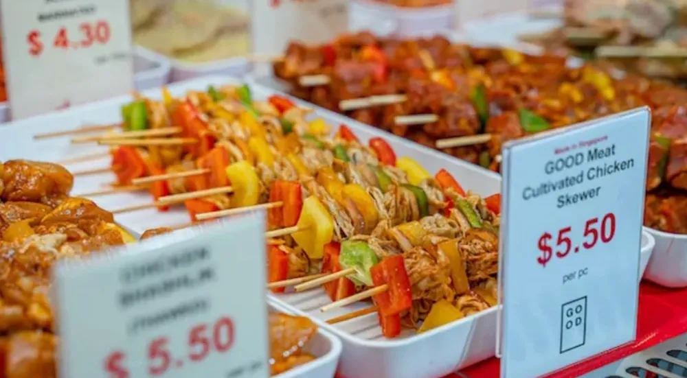 Thịt gà nuôi cấy trong phòng thí nghiệm của Công ty Eat Just. Ảnh: Reuters Thịt gà nuôi cấy trong phòng thí nghiệm của Công ty Eat Just. Ảnh: Reuters