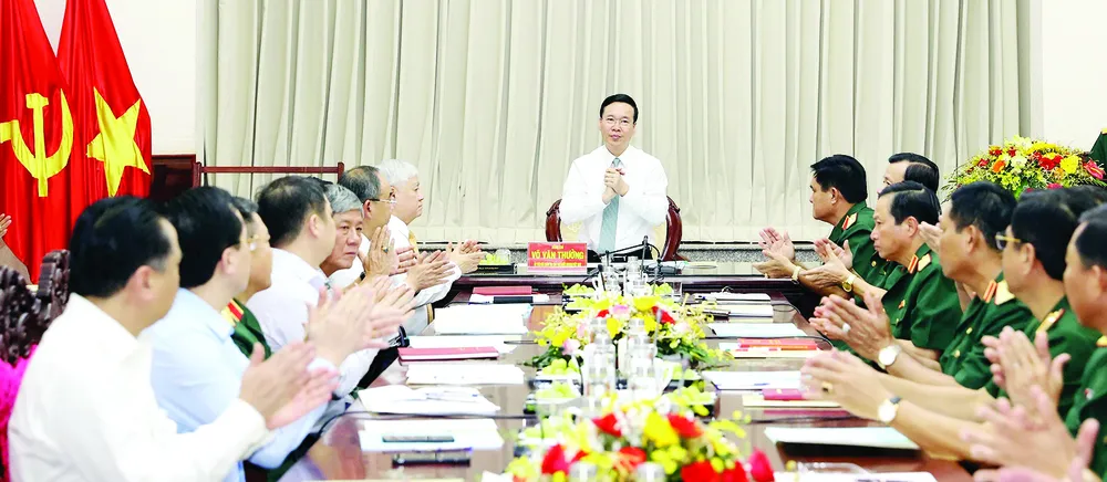 Chủ tịch nước Võ Văn Thưởng làm việc với Bộ Tư lệnh Quân khu 9 Chủ tịch nước Võ Văn Thưởng làm việc với Bộ Tư lệnh Quân khu 9