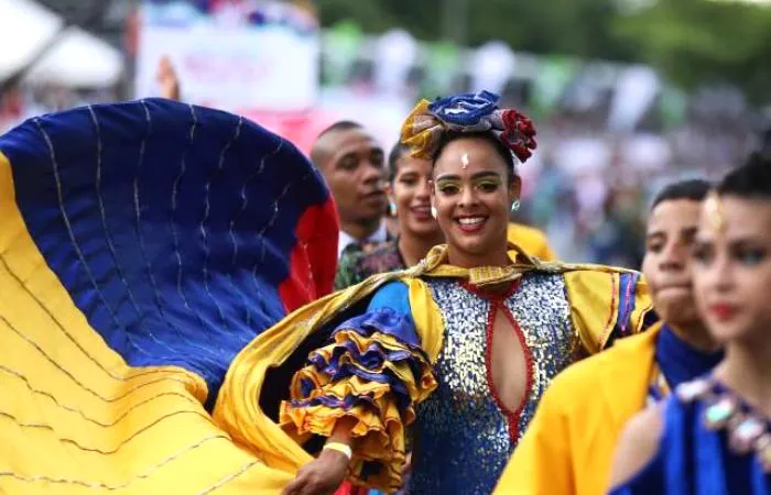 Điệu nhảy salsa thêm hương vị cho Hội sách Bogota