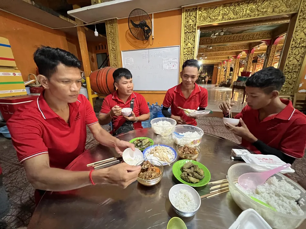 Đội đua nạp năng lượng Đội đua nạp năng lượng