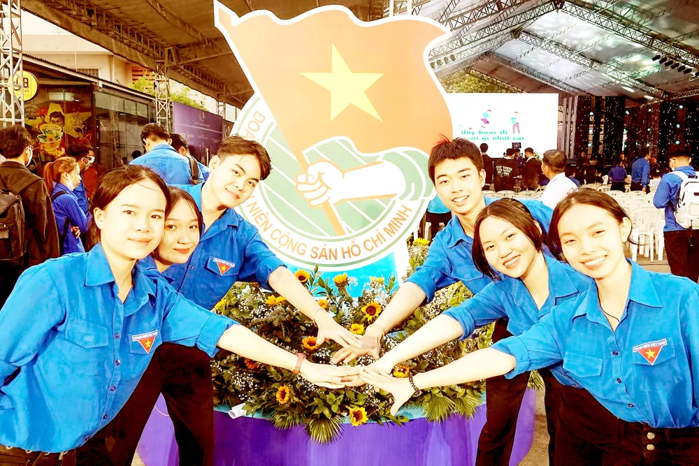 Đoàn viên, thanh niên TPHCM sẵn sàng tích cực tham gia đấu tranh phản bác các quan điểm sai trái, thù địch trên không gian mạng. Ảnh: DŨNG PHƯƠNG Đoàn viên, thanh niên TPHCM sẵn sàng tích cực tham gia đấu tranh phản bác các quan điểm sai trái, thù địch trên không gian mạng. Ảnh: DŨNG PHƯƠNG