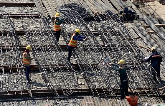 Giá thép xây dựng nội địa hiện thấp hơn khoảng 20% so với giá cùng kỳ năm ngoái