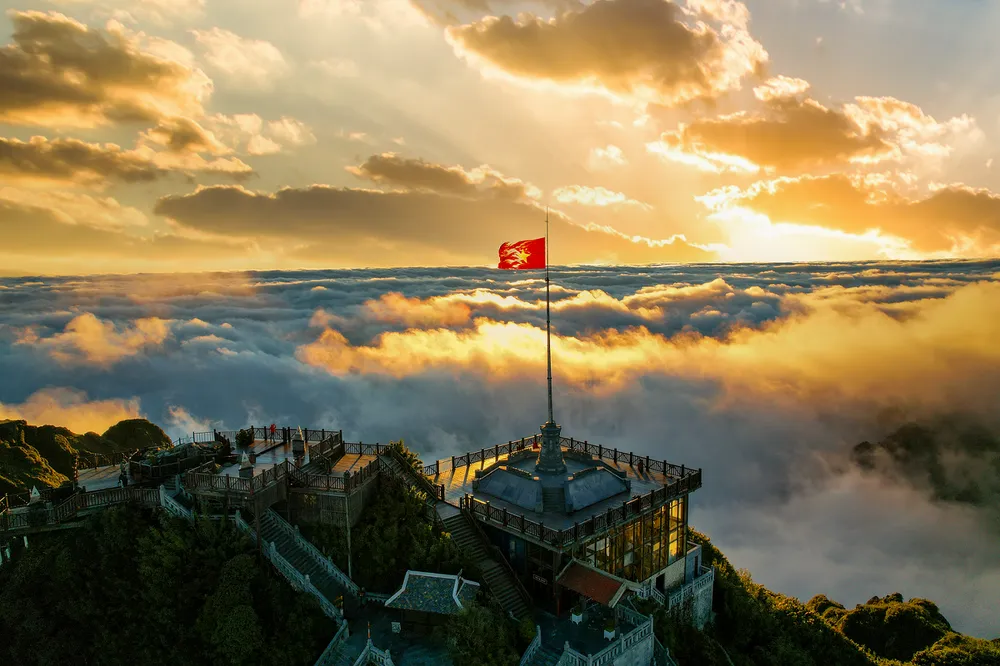 Khi đặt phòng tại Hotel de la Coupole – Mgallery, du khách sẽ được ưu tiên lối đi VIP lên cáp treo Fansipan Khi đặt phòng tại Hotel de la Coupole – Mgallery, du khách sẽ được ưu tiên lối đi VIP lên cáp treo Fansipan