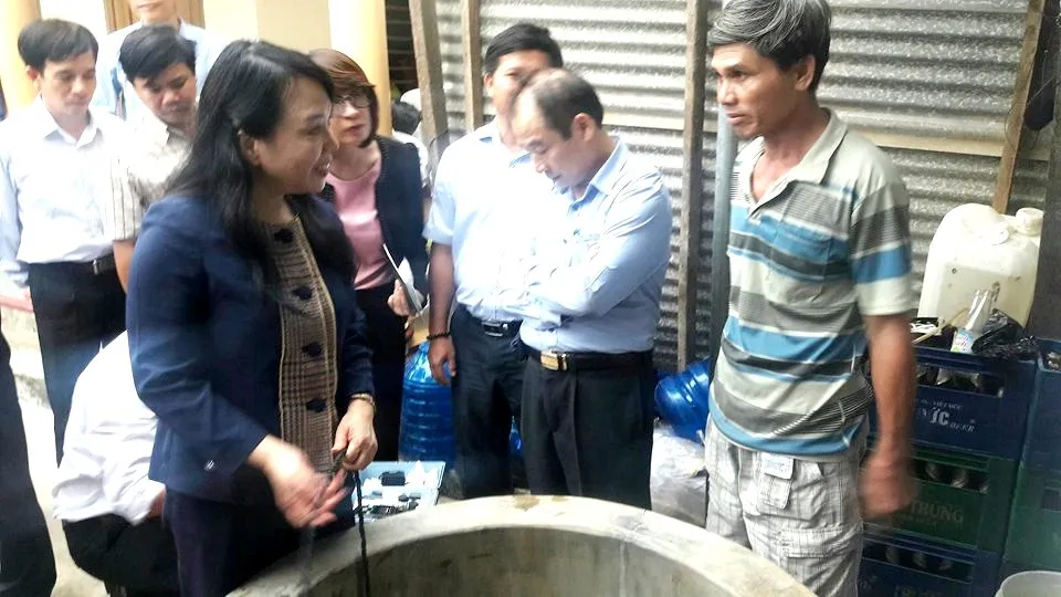 Bộ Y tế hỗ trợ công tác phòng chống dịch bệnh sau bão số 12 ảnh 2 Bộ Y tế hỗ trợ công tác phòng chống dịch bệnh sau bão số 12 ảnh 2