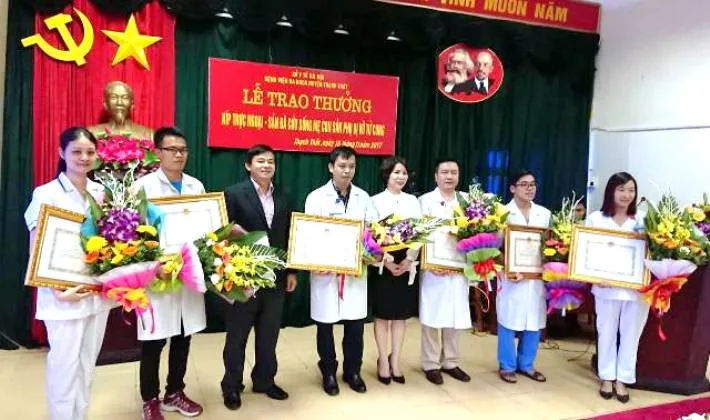 Hy hữu: Cứu sống mẹ con sản phụ bị vỡ tử cung rất nguy kịch ảnh 1 Hy hữu: Cứu sống mẹ con sản phụ bị vỡ tử cung rất nguy kịch ảnh 1