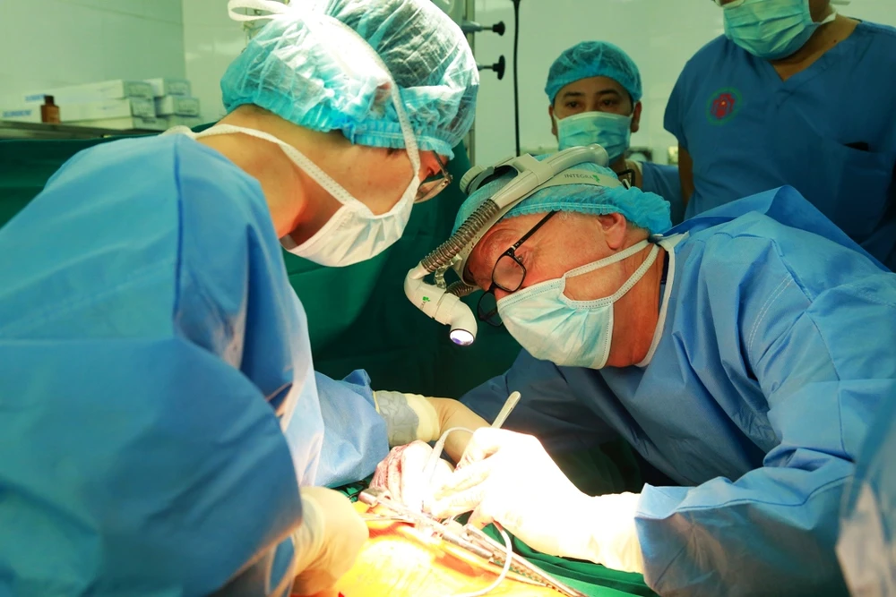 Lần đầu tiên Việt Nam ghép phổi thành công từ người cho chết não ảnh 4 Lần đầu tiên Việt Nam ghép phổi thành công từ người cho chết não ảnh 4