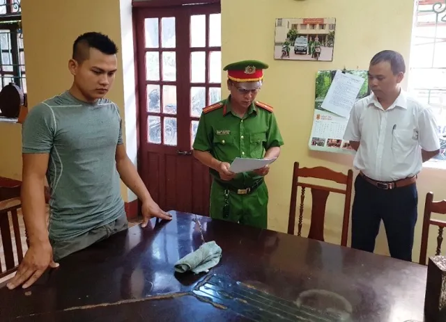 Truy nã bố, bắt khẩn cấp con trai vì sát hại dã man 2 cha con ảnh 2 Truy nã bố, bắt khẩn cấp con trai vì sát hại dã man 2 cha con ảnh 2