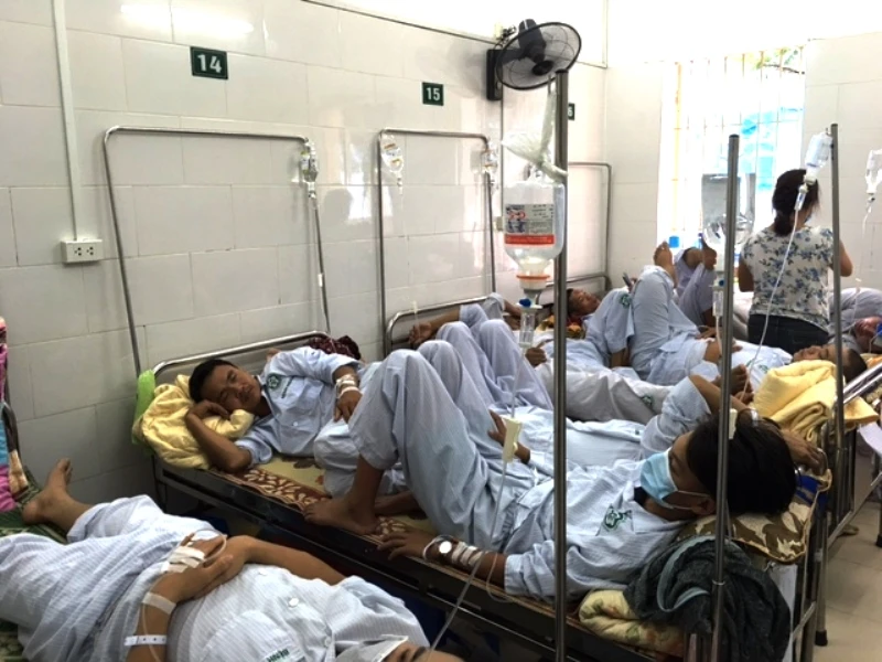 Các bệnh viện phải tổ chức khám phân loại, hạn chế tối đa tình trạng quá tải