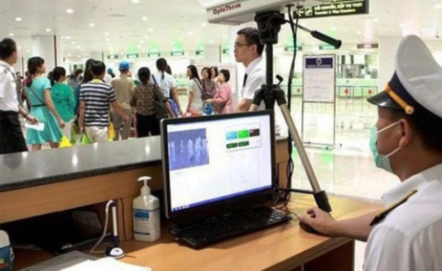Bắt buộc người nhập cảnh từ Trung Quốc phải khai báo y tế ảnh 2 Bắt buộc người nhập cảnh từ Trung Quốc phải khai báo y tế ảnh 2