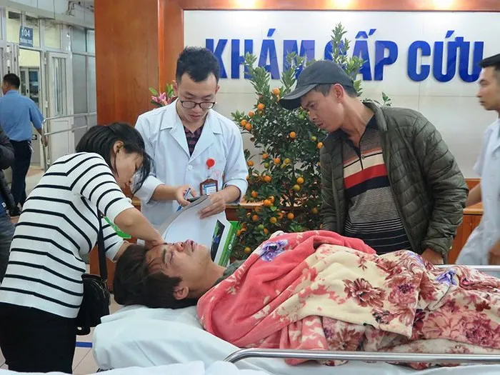 3 ngày nghỉ Tết, bệnh viện chật cứng bệnh nhân cấp cứu nạn giao thông và ẩu đả ảnh 1 3 ngày nghỉ Tết, bệnh viện chật cứng bệnh nhân cấp cứu nạn giao thông và ẩu đả ảnh 1