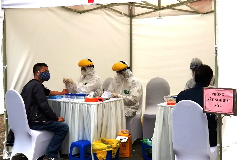 Hà Nội bắt đầu triển khai test nhanh Covid-19 trên diện rộng ảnh 4 Hà Nội bắt đầu triển khai test nhanh Covid-19 trên diện rộng ảnh 4