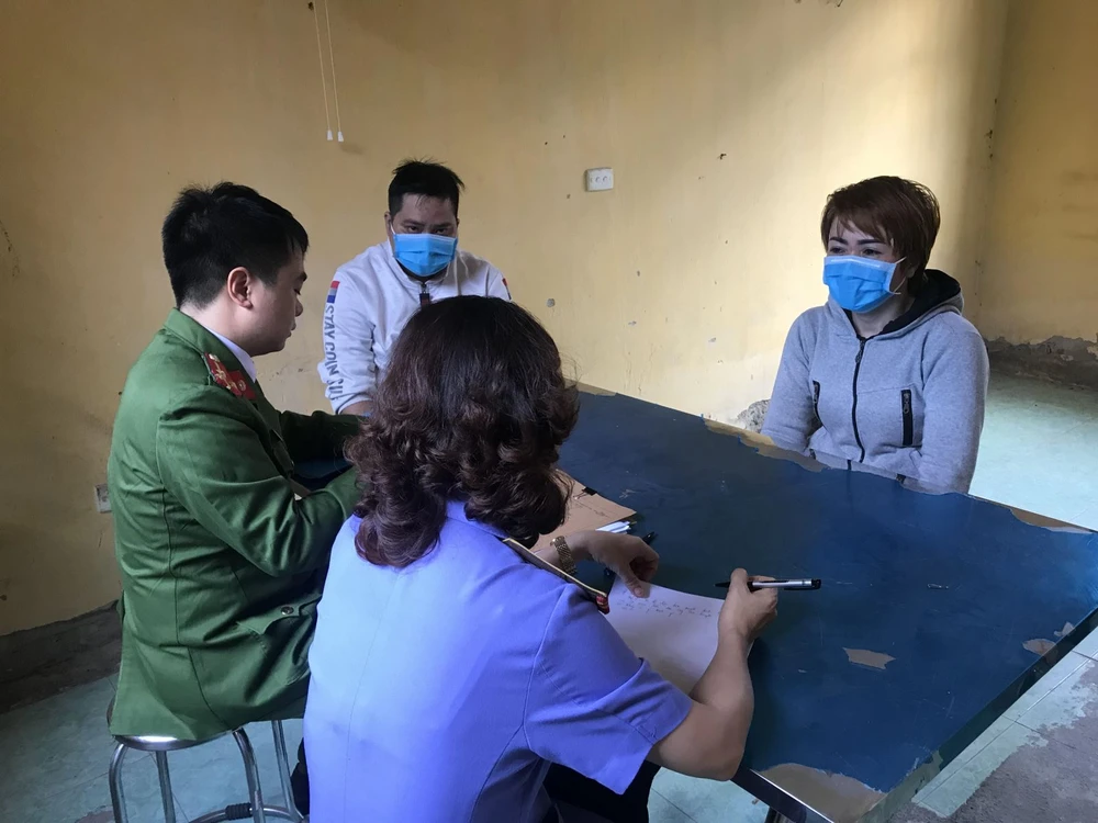 Bắt khẩn cấp nữ chủ quán bánh xèo dùng dao, chày đánh 2 nam nhân viên ảnh 1 Bắt khẩn cấp nữ chủ quán bánh xèo dùng dao, chày đánh 2 nam nhân viên ảnh 1