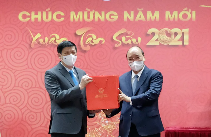 Thủ tướng Nguyễn Xuân Phúc: Ngành y tế không ngại gian khổ, hy sinh để ngăn ngừa dịch Covid-19 ảnh 2 Thủ tướng Nguyễn Xuân Phúc: Ngành y tế không ngại gian khổ, hy sinh để ngăn ngừa dịch Covid-19 ảnh 2