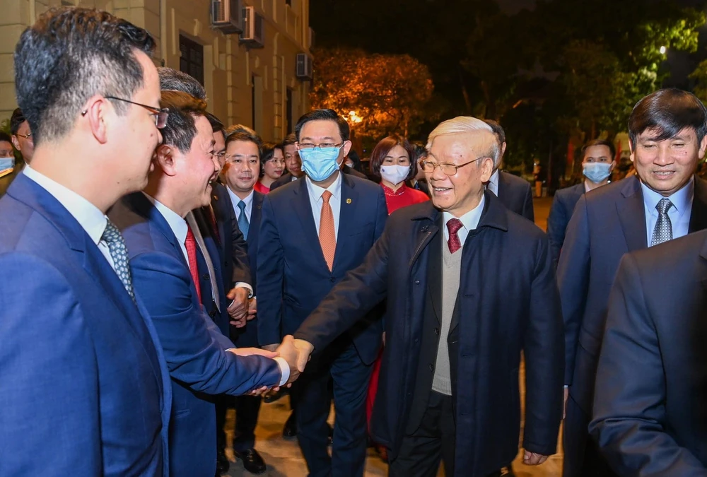 Tổng Bí thư, Chủ tịch nước Nguyễn Phú Trọng chúc tết Đảng bộ, chính quyền, nhân dân Thủ đô, dâng hương vua Lý Thái Tổ ảnh 4 Tổng Bí thư, Chủ tịch nước Nguyễn Phú Trọng chúc tết Đảng bộ, chính quyền, nhân dân Thủ đô, dâng hương vua Lý Thái Tổ ảnh 4