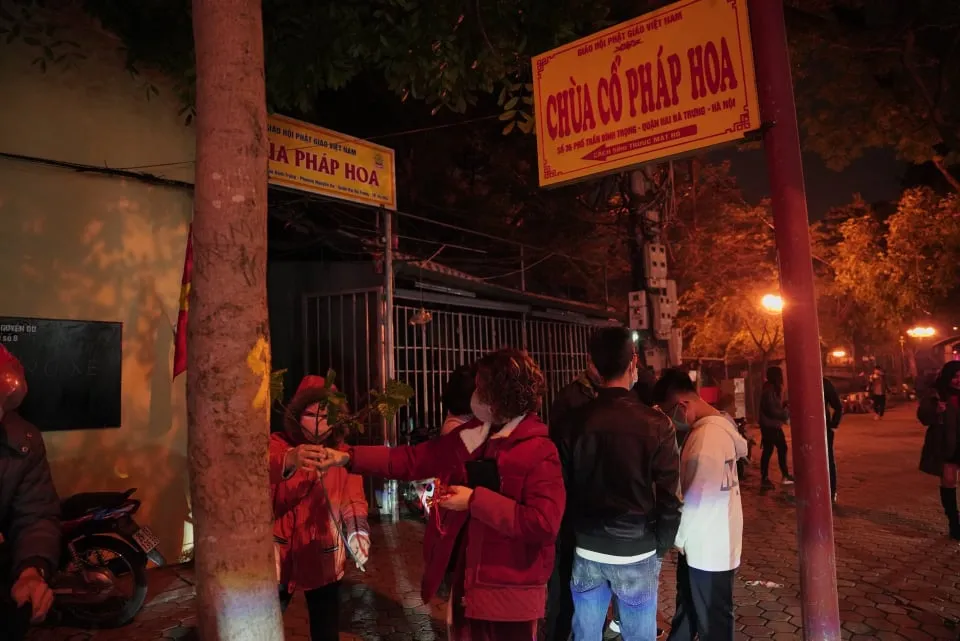 Hà Nội tĩnh lặng đón chào năm mới Tân Sửu 2021 ảnh 5 Hà Nội tĩnh lặng đón chào năm mới Tân Sửu 2021 ảnh 5
