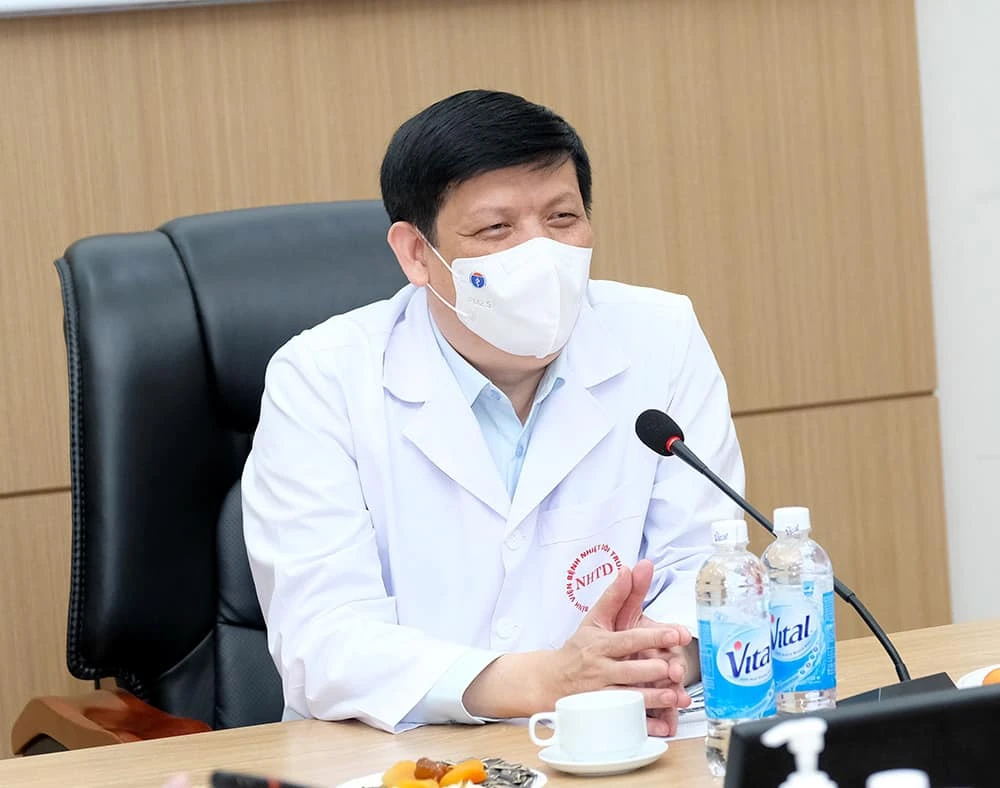 Giao thừa đặc biệt của Bộ trưởng Nguyễn Thanh Long và các y, bác sĩ điều trị bệnh nhân Covid-19 ảnh 3 Giao thừa đặc biệt của Bộ trưởng Nguyễn Thanh Long và các y, bác sĩ điều trị bệnh nhân Covid-19 ảnh 3