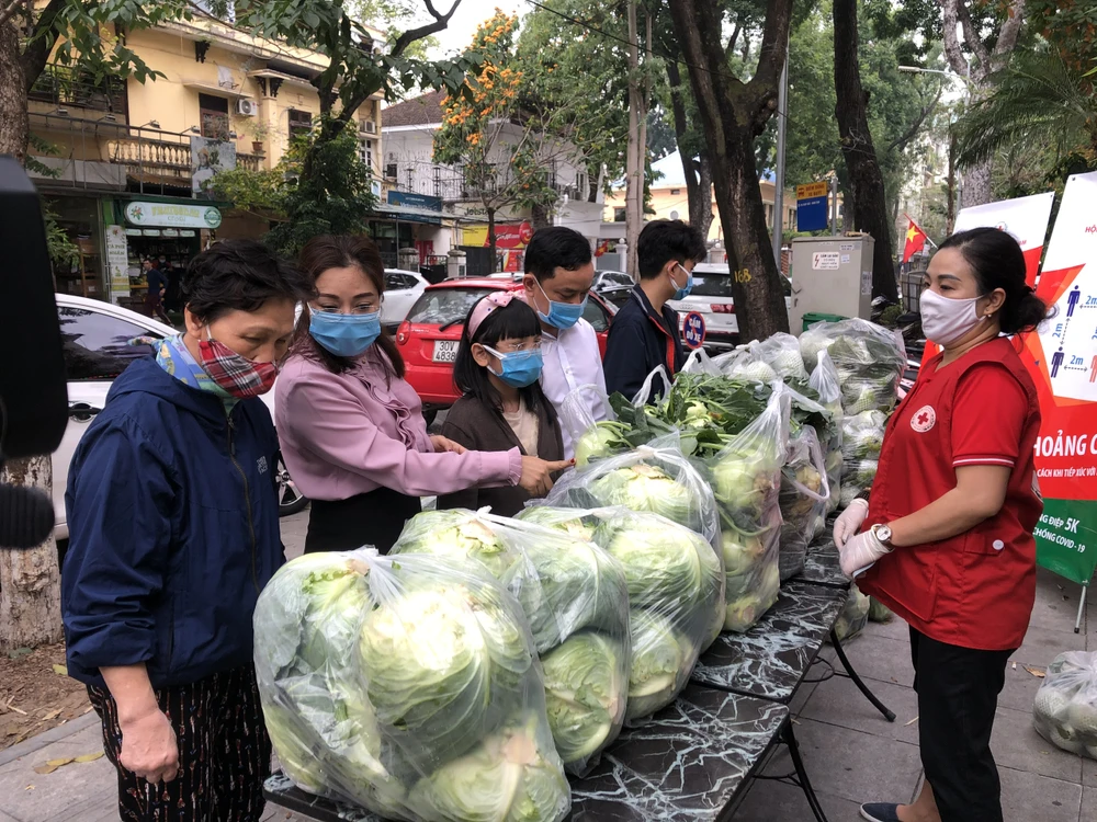 Phát động Chiến dịch “Chung sức cùng người dân tiêu thụ nông sản” tại 13 tỉnh thành ảnh 2 Phát động Chiến dịch “Chung sức cùng người dân tiêu thụ nông sản” tại 13 tỉnh thành ảnh 2