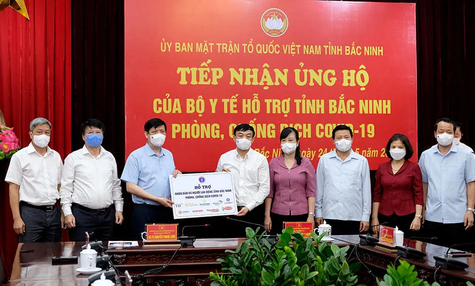 Bộ trưởng Bộ Y tế kêu gọi cả nước chung tay hỗ trợ Bắc Giang và Bắc Ninh chống dịch ảnh 1 Bộ trưởng Bộ Y tế kêu gọi cả nước chung tay hỗ trợ Bắc Giang và Bắc Ninh chống dịch ảnh 1