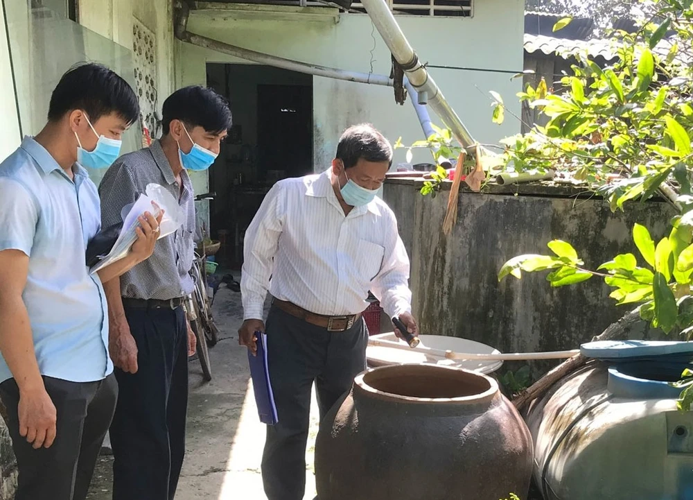 Dịch sốt xuất huyết tăng mạnh, Bộ Y tế kêu gọi người dân dành 10 phút/tuần diệt bọ gậy, lăng quăng ảnh 1 Dịch sốt xuất huyết tăng mạnh, Bộ Y tế kêu gọi người dân dành 10 phút/tuần diệt bọ gậy, lăng quăng ảnh 1