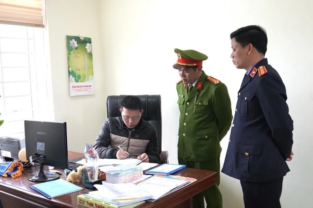 Cơ quan điều tra khám xét nơi làm việc của bị can Trịnh Thành Công