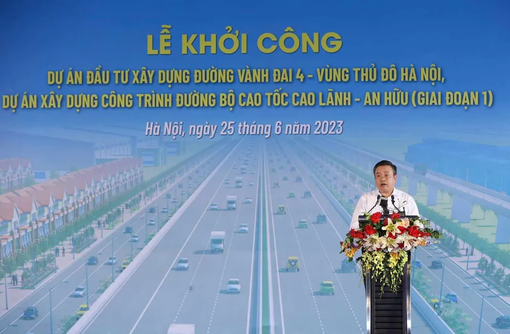 Chủ tịch UBND TP Hà Nội Trần Sỹ Thanh phát biểu tại lễ khởi công. Ảnh: QUANG PHÚC Chủ tịch UBND TP Hà Nội Trần Sỹ Thanh phát biểu tại lễ khởi công. Ảnh: QUANG PHÚC