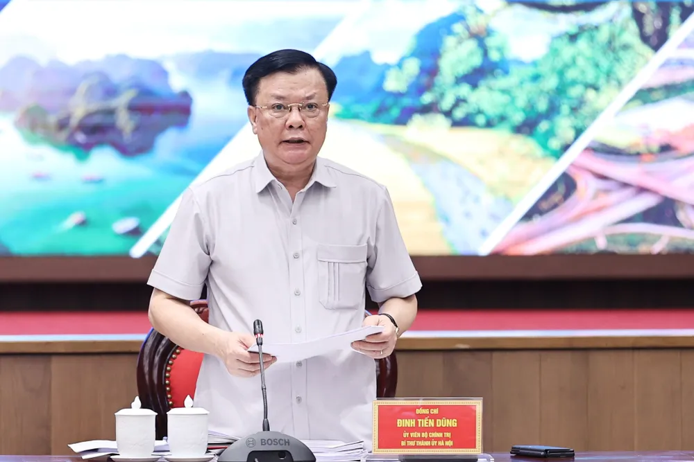 Bí thư Thành ủy Hà Nội Đinh Tiến Dũng phát biểu tại hội nghị