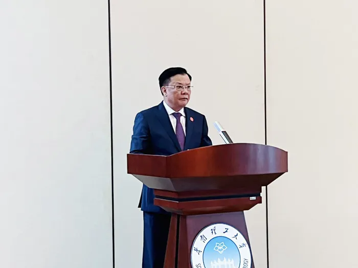 Đồng chí Đinh Tiến Dũng, Ủy viên Bộ Chính trị, Bí thư Thành ủy Hà Nội phát biểu tại lễ bế giảng lớp học Đồng chí Đinh Tiến Dũng, Ủy viên Bộ Chính trị, Bí thư Thành ủy Hà Nội phát biểu tại lễ bế giảng lớp học