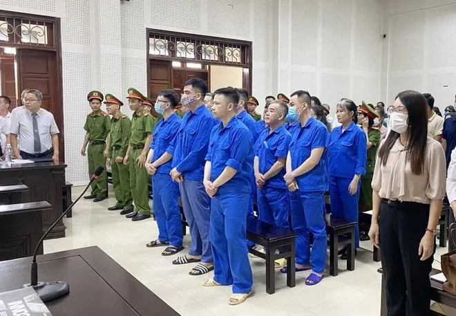 Các bị cáo bị đưa ra xét xử