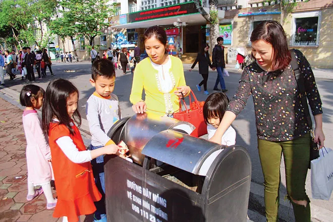 TP Hà Nội rất quan tâm tới việc gìn giữ và phát huy các giá trị chuẩn mực văn hóa người Thủ đô TP Hà Nội rất quan tâm tới việc gìn giữ và phát huy các giá trị chuẩn mực văn hóa người Thủ đô