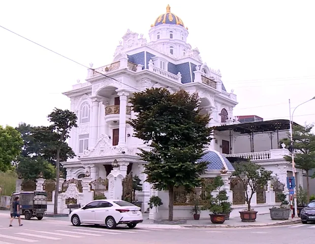 Căn biệt thự của đối tượng Nguyễn Kim Sơn làm tụ điểm "bay lắc" Căn biệt thự của đối tượng Nguyễn Kim Sơn làm tụ điểm "bay lắc"