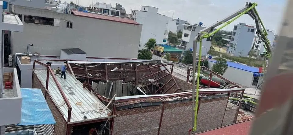Hiện trường vụ sập mái nhà 410309231-1528713214636349-6433977906745350415-n-8548.jpg
