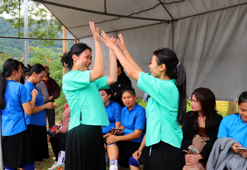 Niềm vui chiến thắng 2273592_faf_10440127.jpg