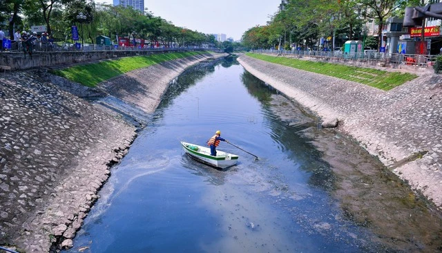 Cơ quan chức năng Hà Nội trả lời chất vấn về giải pháp làm sạch nước sông Tô Lịch