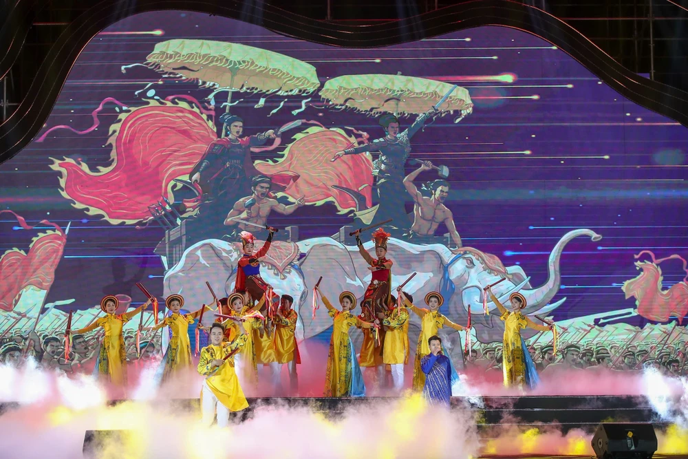 Lễ khai mạc Festival Hoa Mê Linh diễn ra sôi nổi z6169685224024_545d275bd7d8fbcb83f57367add18ab6.jpg