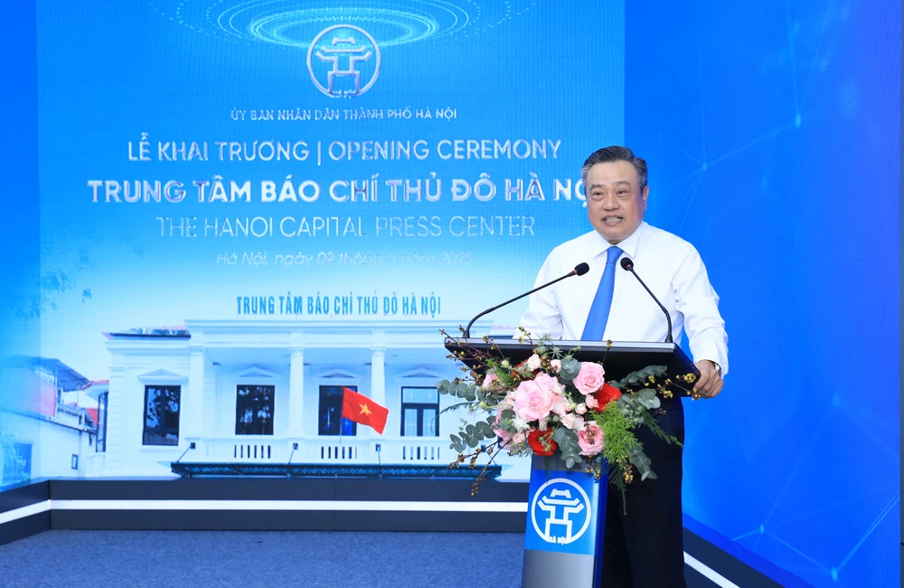 Chủ tịch UBND TP Hà Nội Trần Sỹ Thanh phát biểu tại lễ khai trương 2B5A4112.JPG