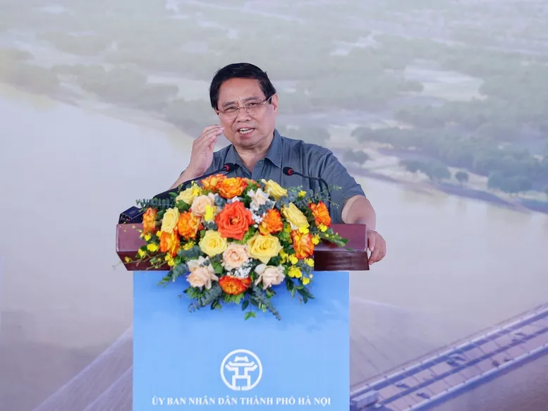 Thủ tướng Chính phủ Phạm Minh Chính phát biểu tại lễ khởi công cầu Tứ Liên 1.jpg