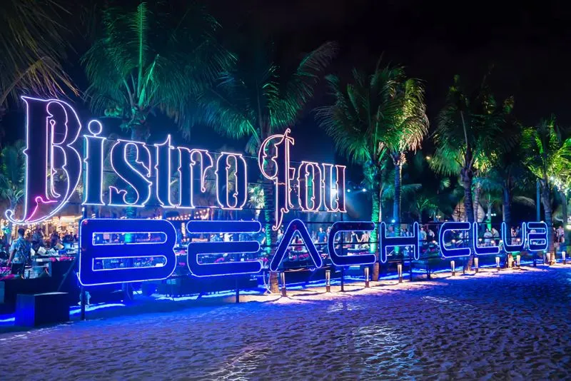 Quán bar nơi xảy ra vụ tai nạn điện giật bistro-fou-beach-club-ha-long-1.jpg
